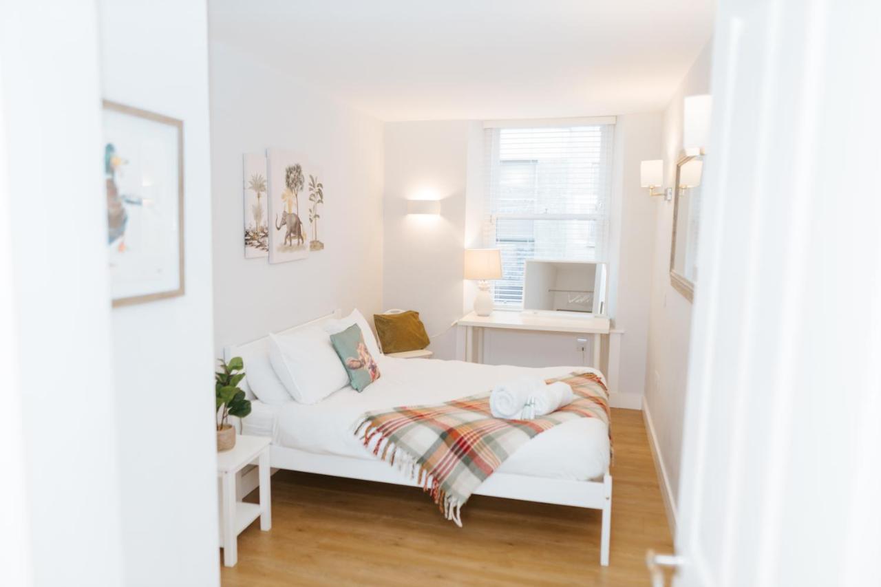 Luxury Modern 3 Bedroom Apartment In City Centre Edimburgo Exterior foto